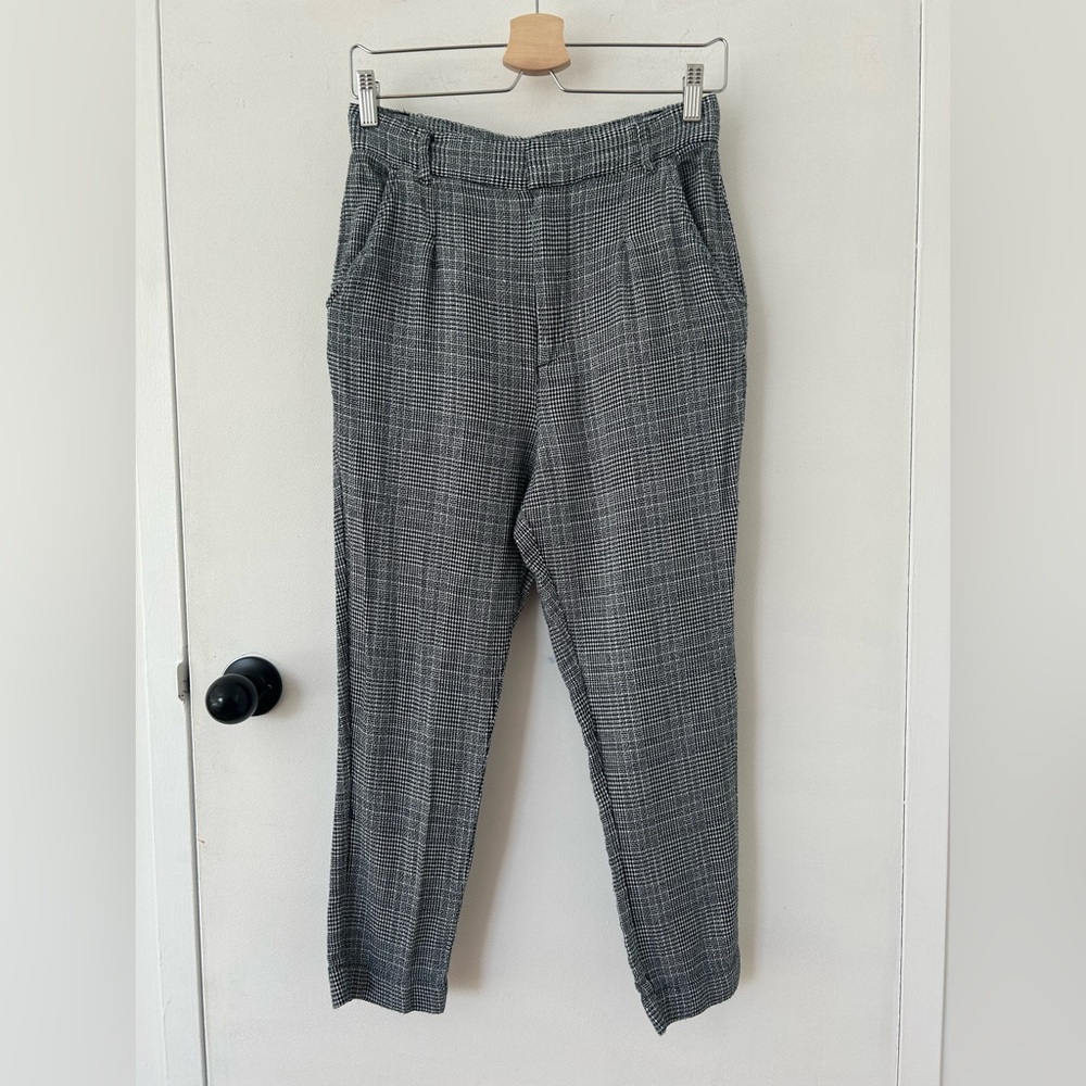 SILENCE + NOISE BLACK AND WHITE HOUNDSTOOTH PANTS SIZE 6
